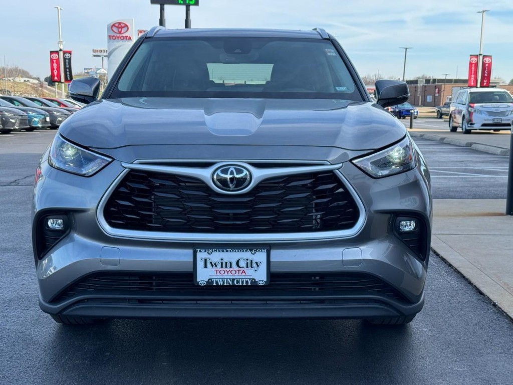 Toyota Highlander Vehicle Image 9