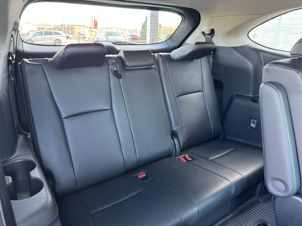 Toyota Highlander Vehicle Image 10