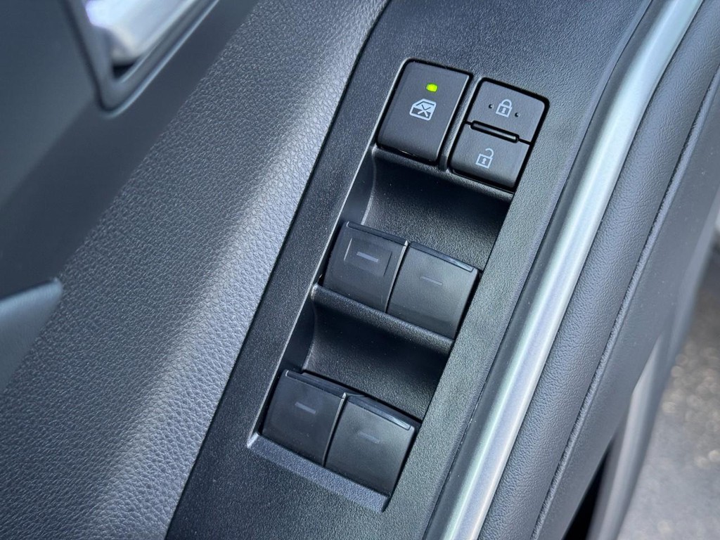 Toyota Highlander Vehicle Image 15