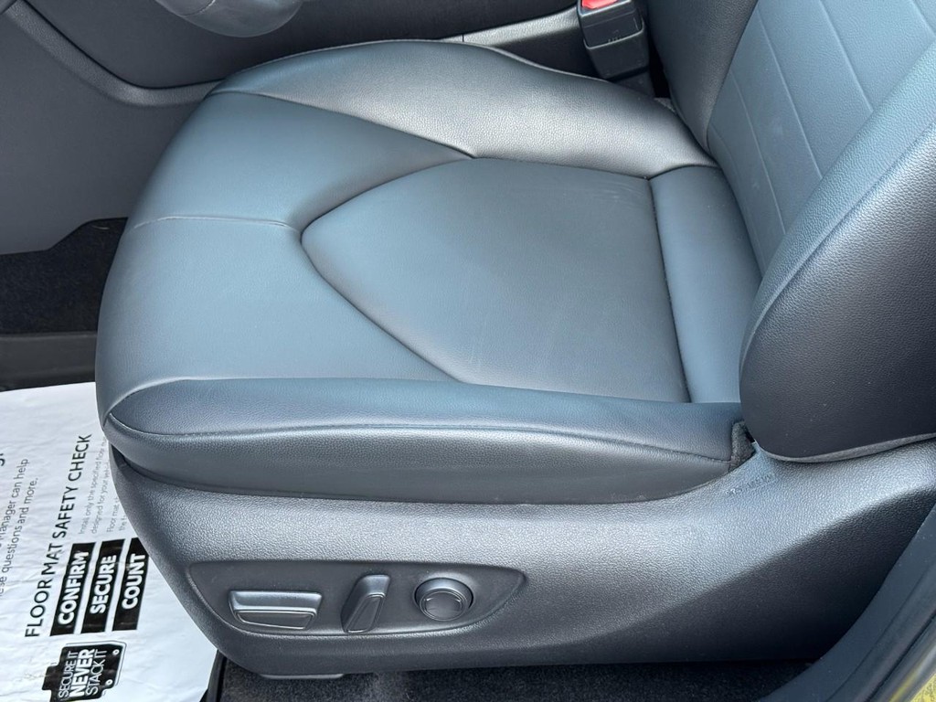 Toyota Highlander Vehicle Image 16