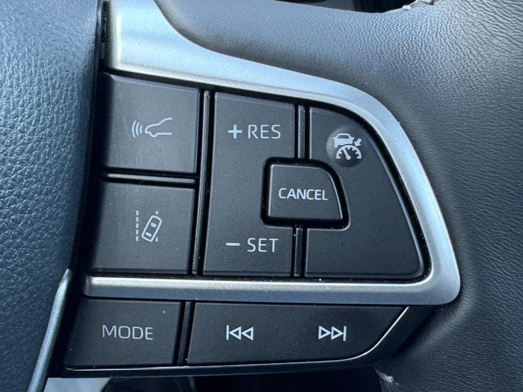 Toyota Highlander Vehicle Image 18