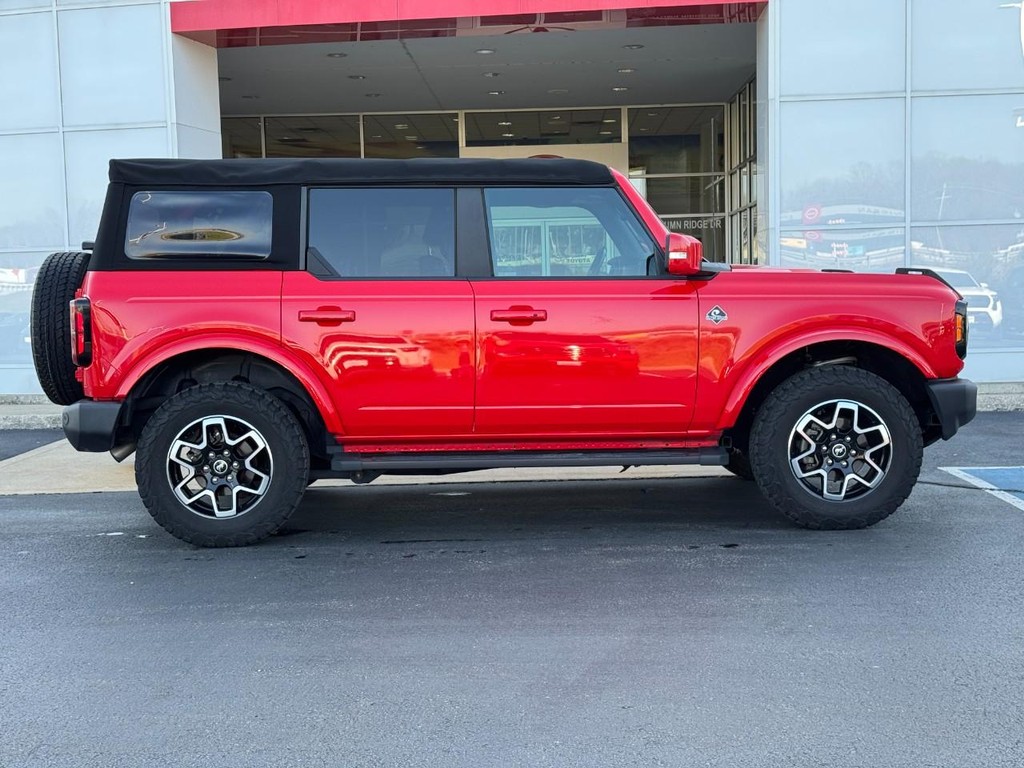 Ford Bronco Vehicle Image 2