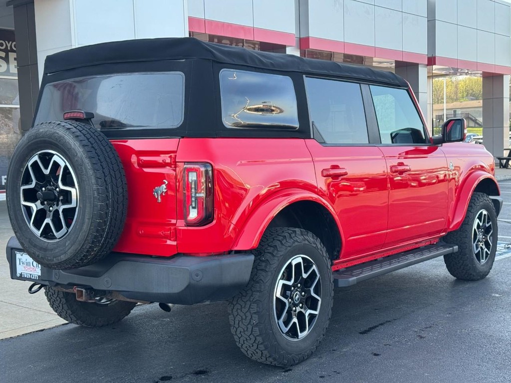 Ford Bronco Vehicle Image 3