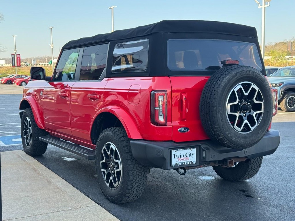Ford Bronco Vehicle Image 6