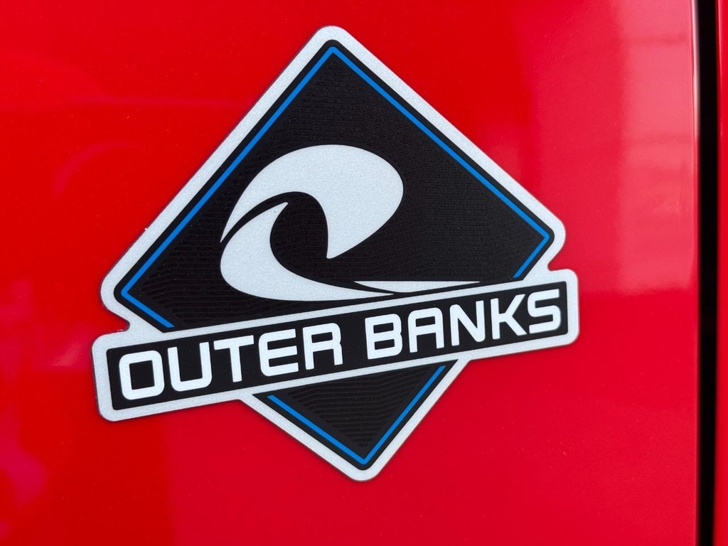 Ford Bronco Vehicle Image 8