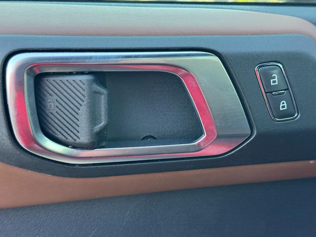 Ford Bronco Vehicle Image 16