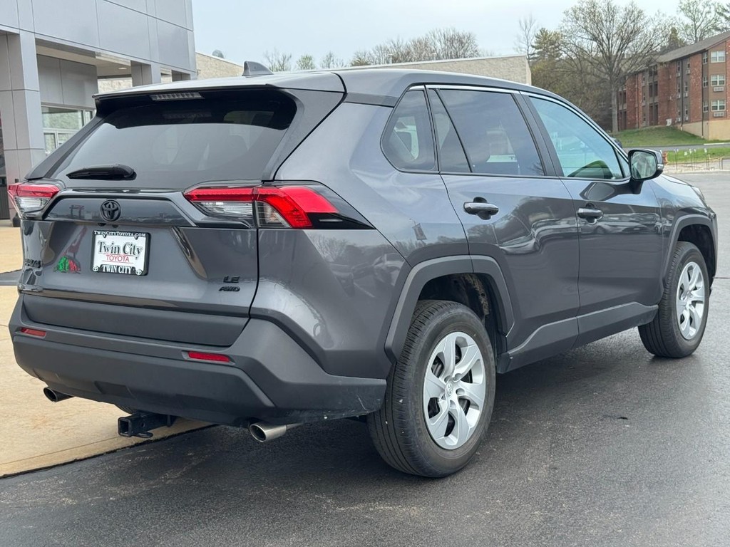 Toyota RAV4 Vehicle Image 3