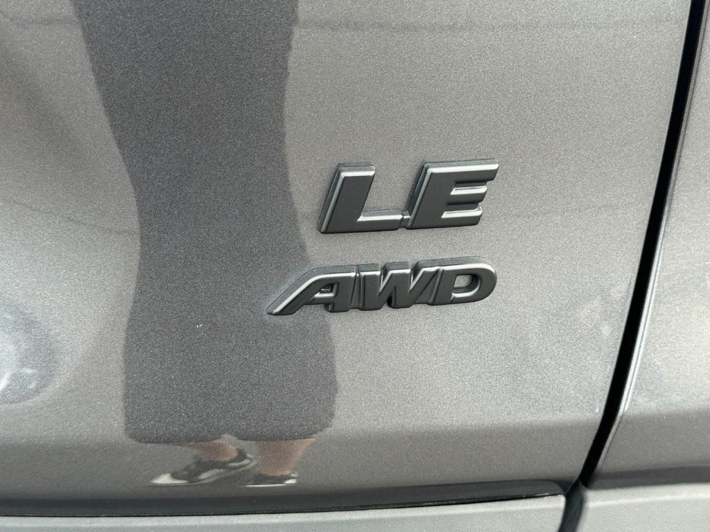 Toyota RAV4 Vehicle Image 4