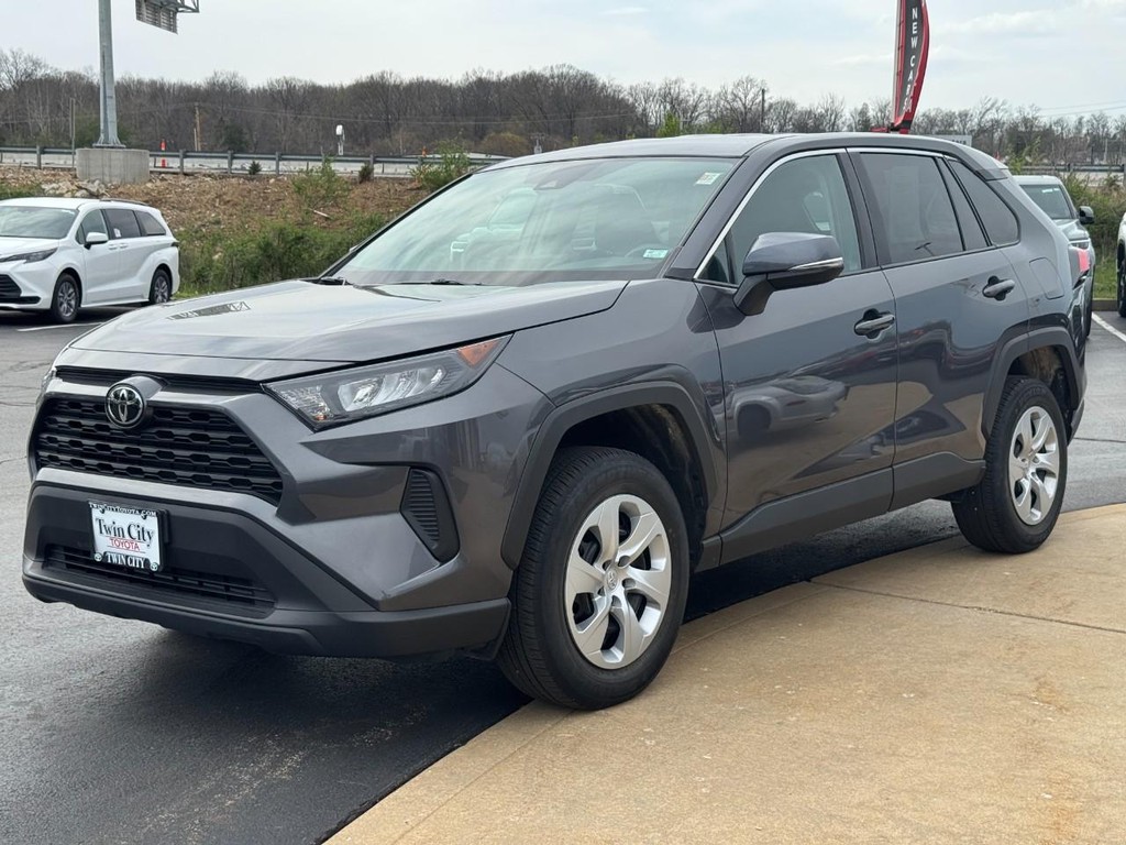 Toyota RAV4 Vehicle Image 9