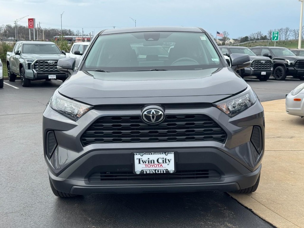Toyota RAV4 Vehicle Image 10