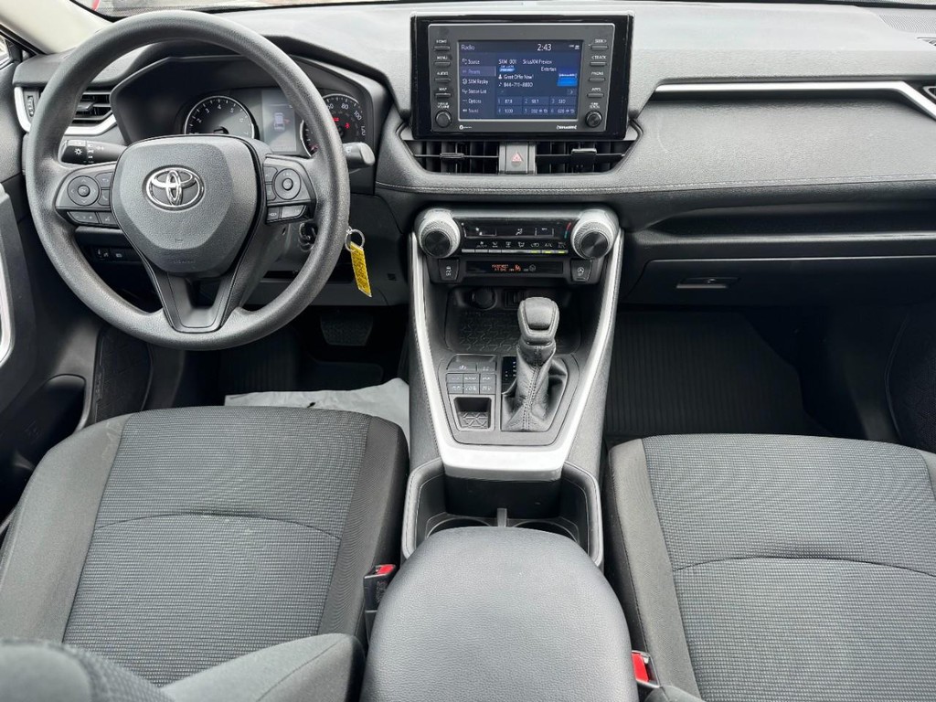 Toyota RAV4 Vehicle Image 12