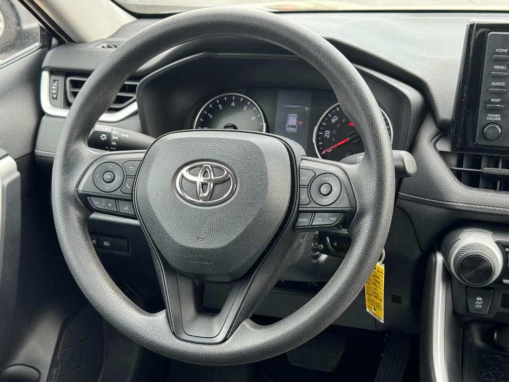 Toyota RAV4 Vehicle Image 13