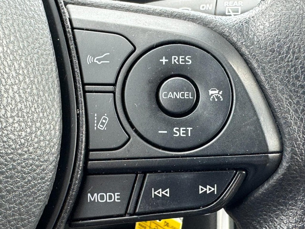 Toyota RAV4 Vehicle Image 18