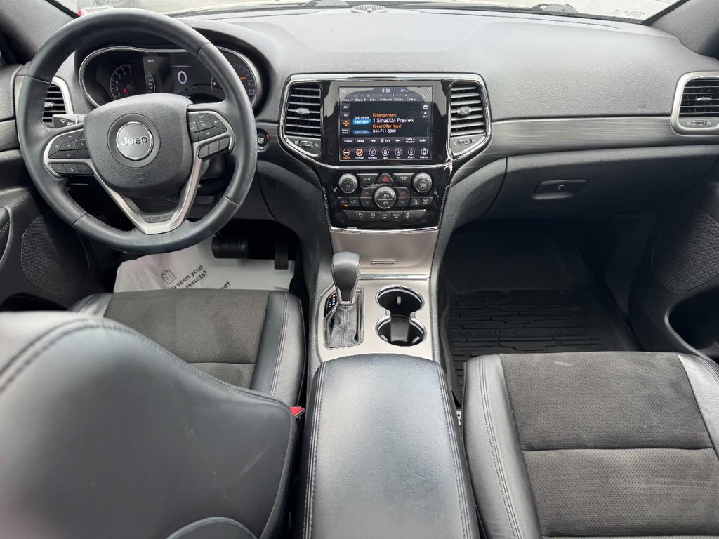 Jeep Grand Cherokee Vehicle Image 11