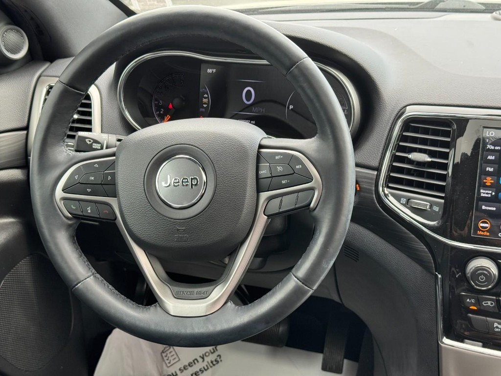 Jeep Grand Cherokee Vehicle Image 12