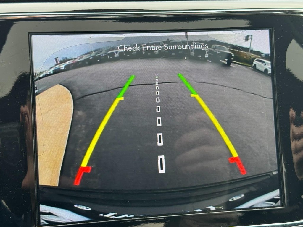 Jeep Grand Cherokee Vehicle Image 21