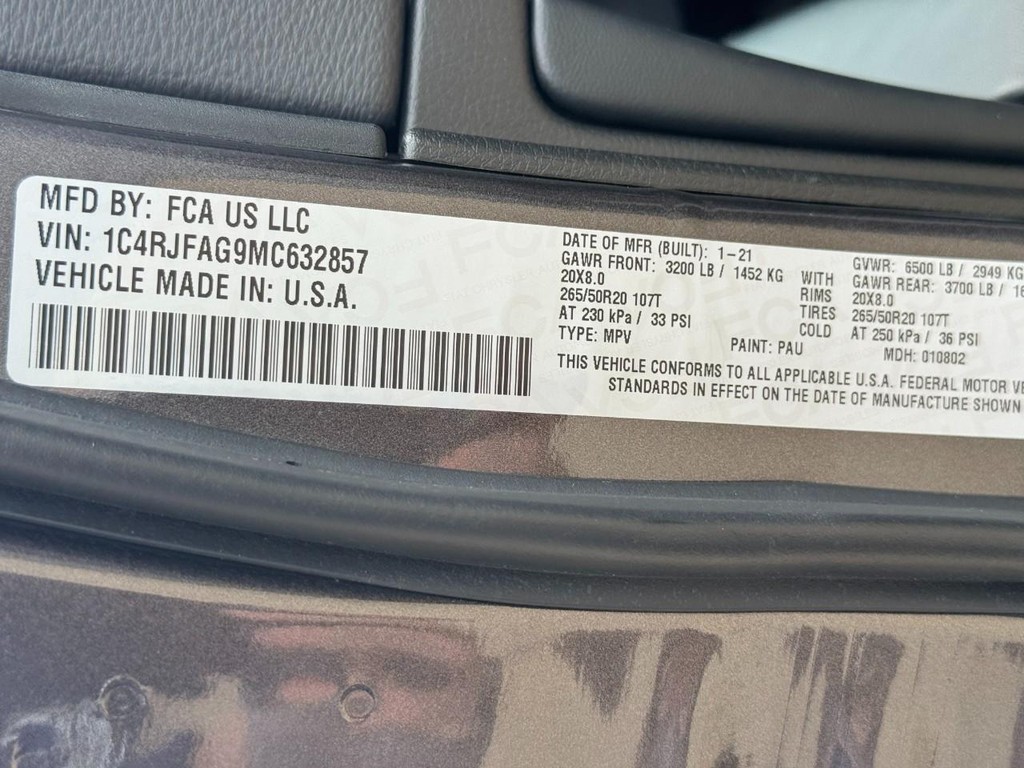 Jeep Grand Cherokee Vehicle Image 22