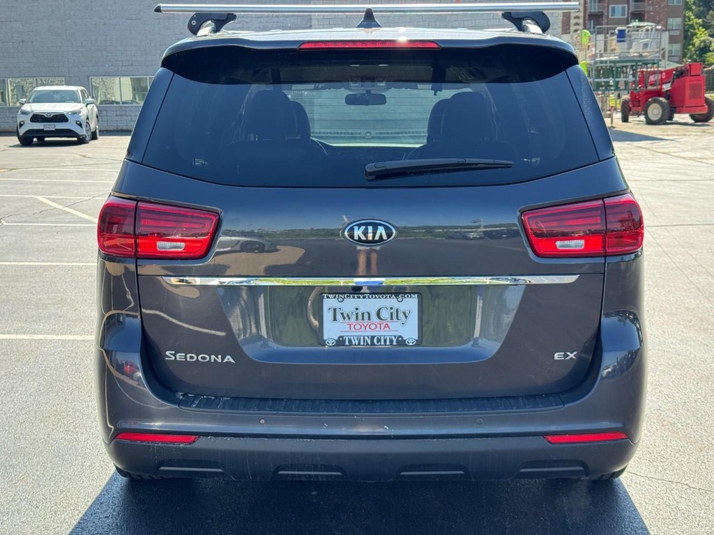Kia Sedona Vehicle Image 5