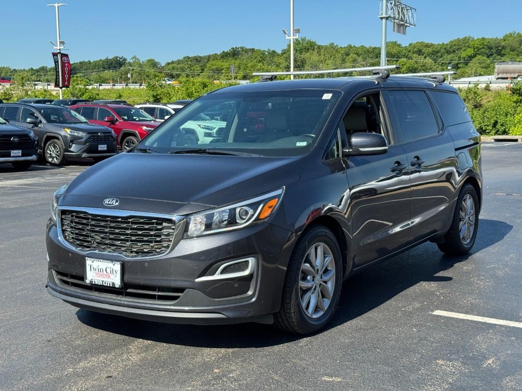 Kia Sedona Vehicle Image 8