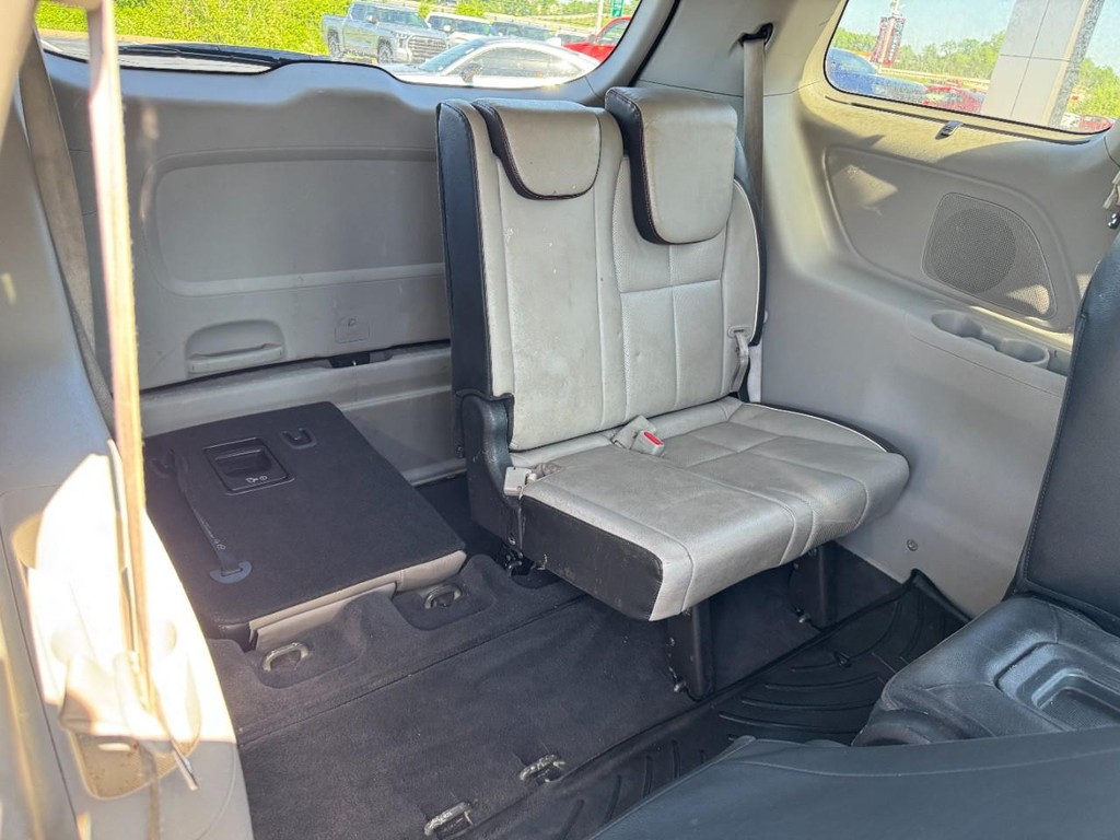Kia Sedona Vehicle Image 11