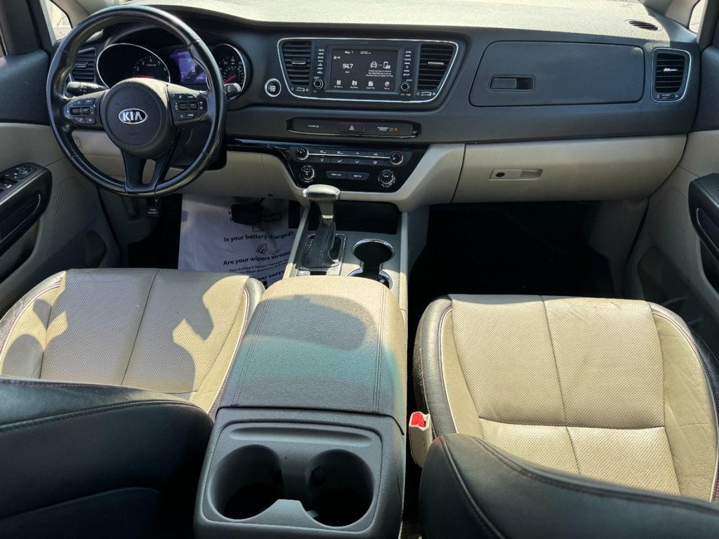 Kia Sedona Vehicle Image 12