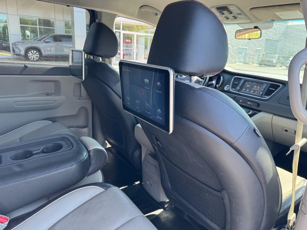 Kia Sedona Vehicle Image 17