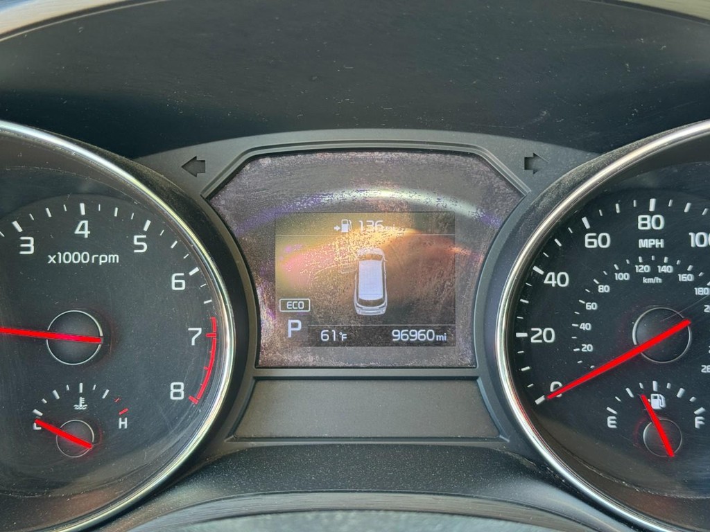 Kia Sedona Vehicle Image 21