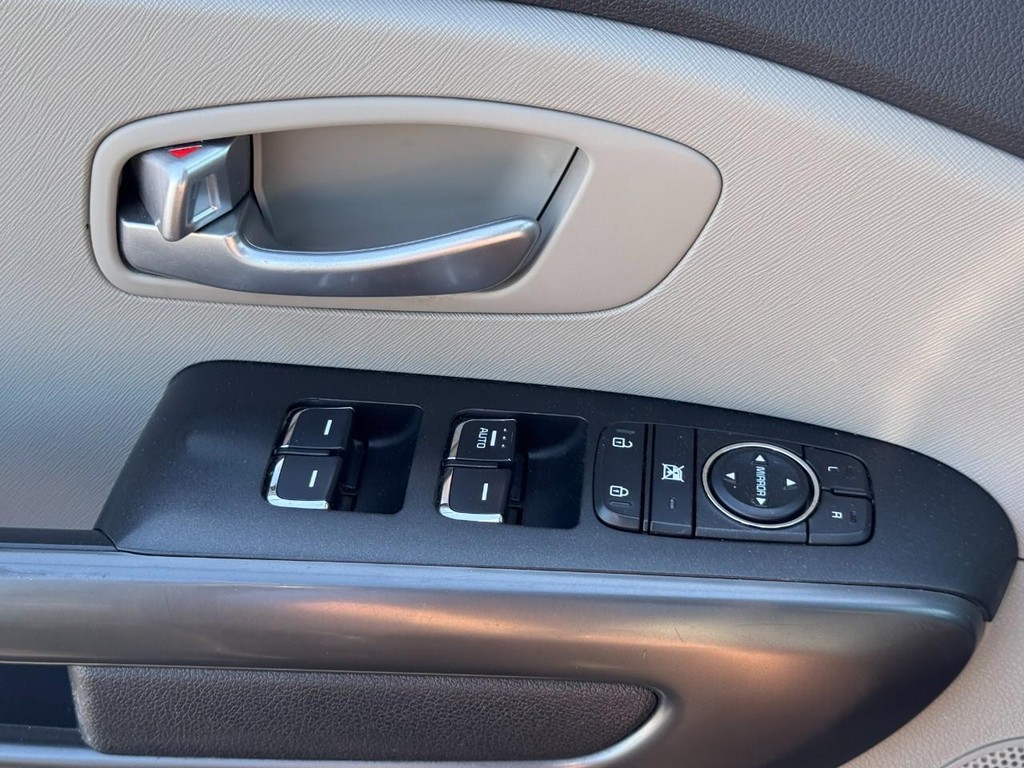 Kia Sedona Vehicle Image 25