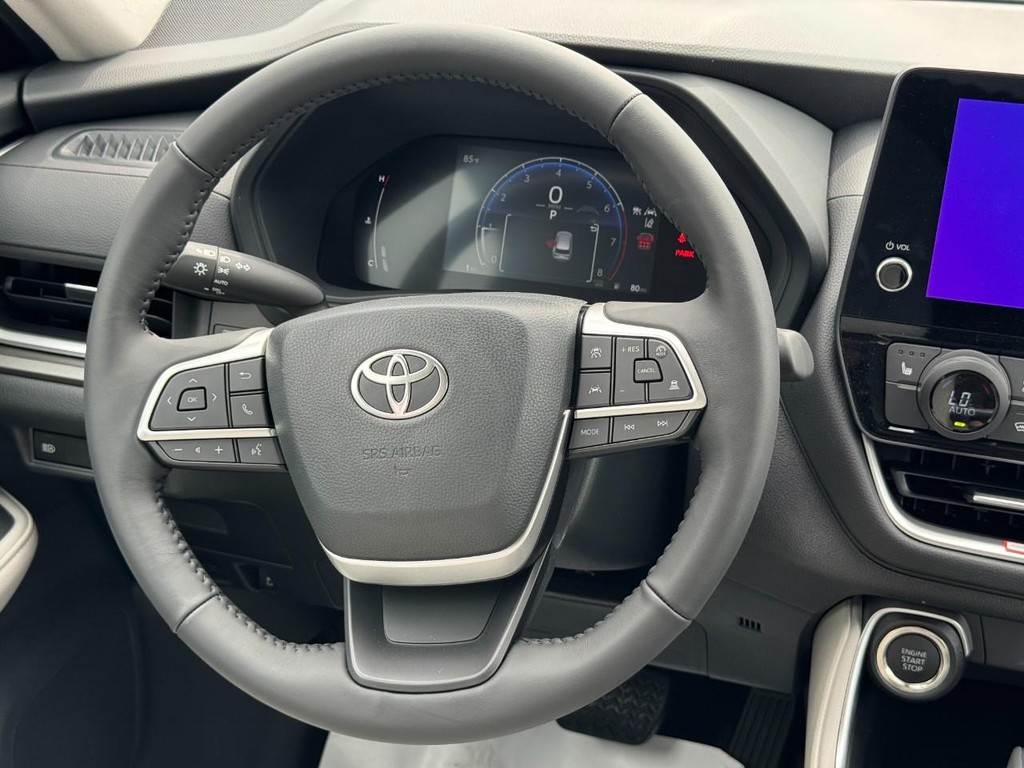 Toyota Grand Highlander Vehicle Image 8