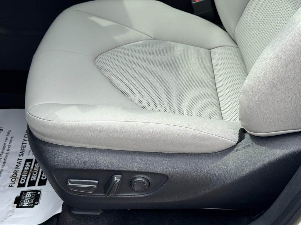 Toyota Grand Highlander Vehicle Image 11