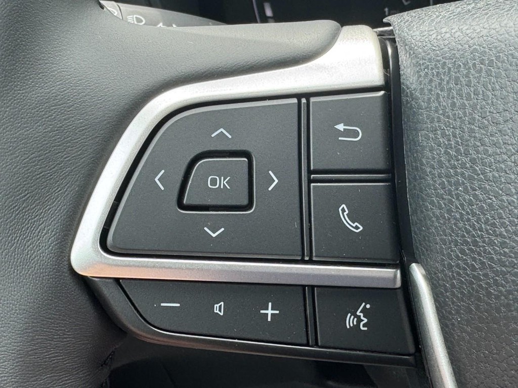 Toyota Grand Highlander Vehicle Image 12