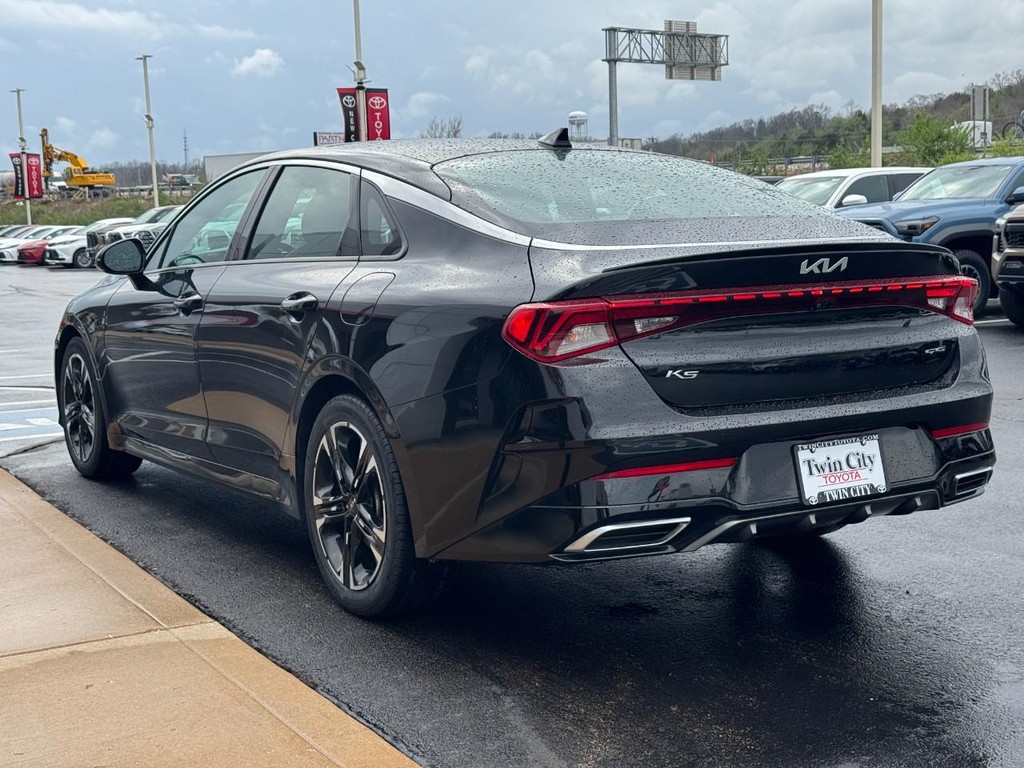 Kia K5 Vehicle Image 8