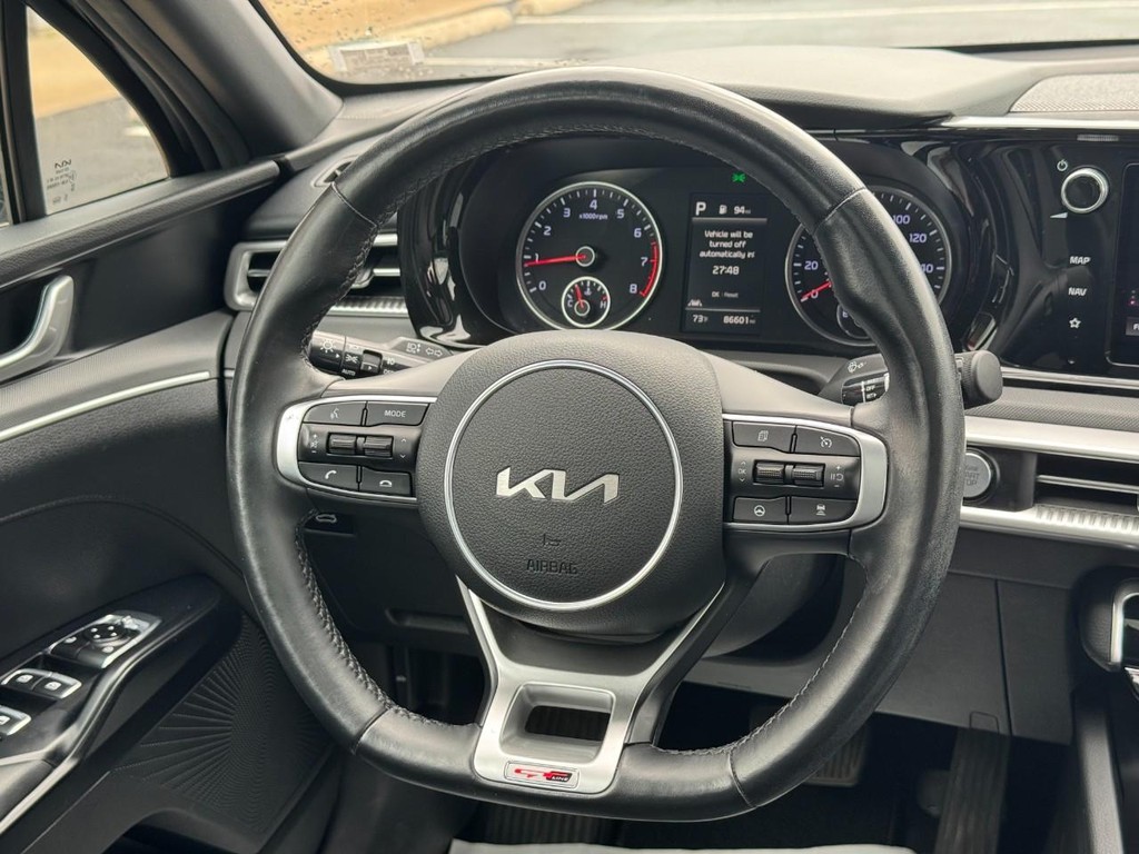 Kia K5 Vehicle Image 14