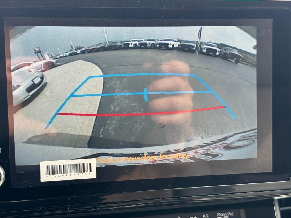 Toyota Sienna Vehicle Image 16