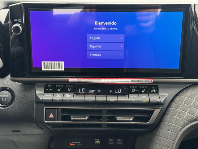 Toyota Camry Vehicle Image 9