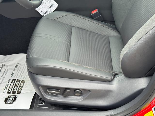 Toyota Camry Vehicle Image 11