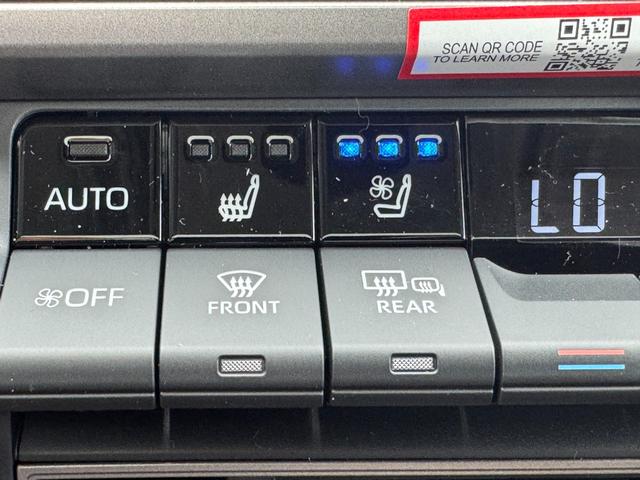 Toyota Camry Vehicle Image 16