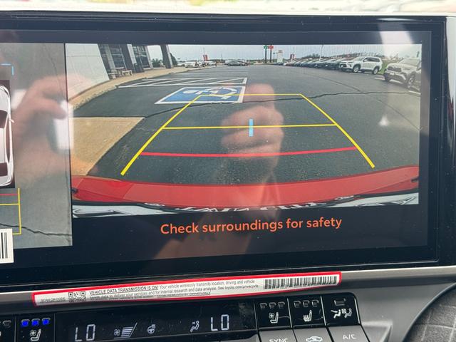 Toyota Camry Vehicle Image 17