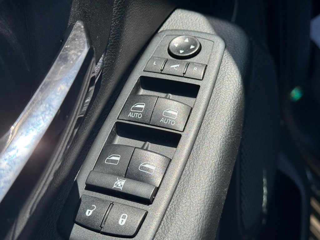 Ram 1500 Vehicle Image 17