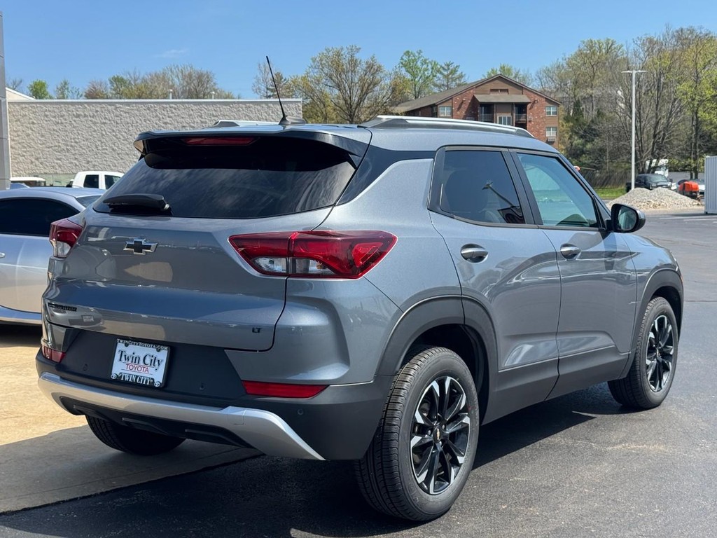 Chevrolet TrailBlazer Vehicle Image 3