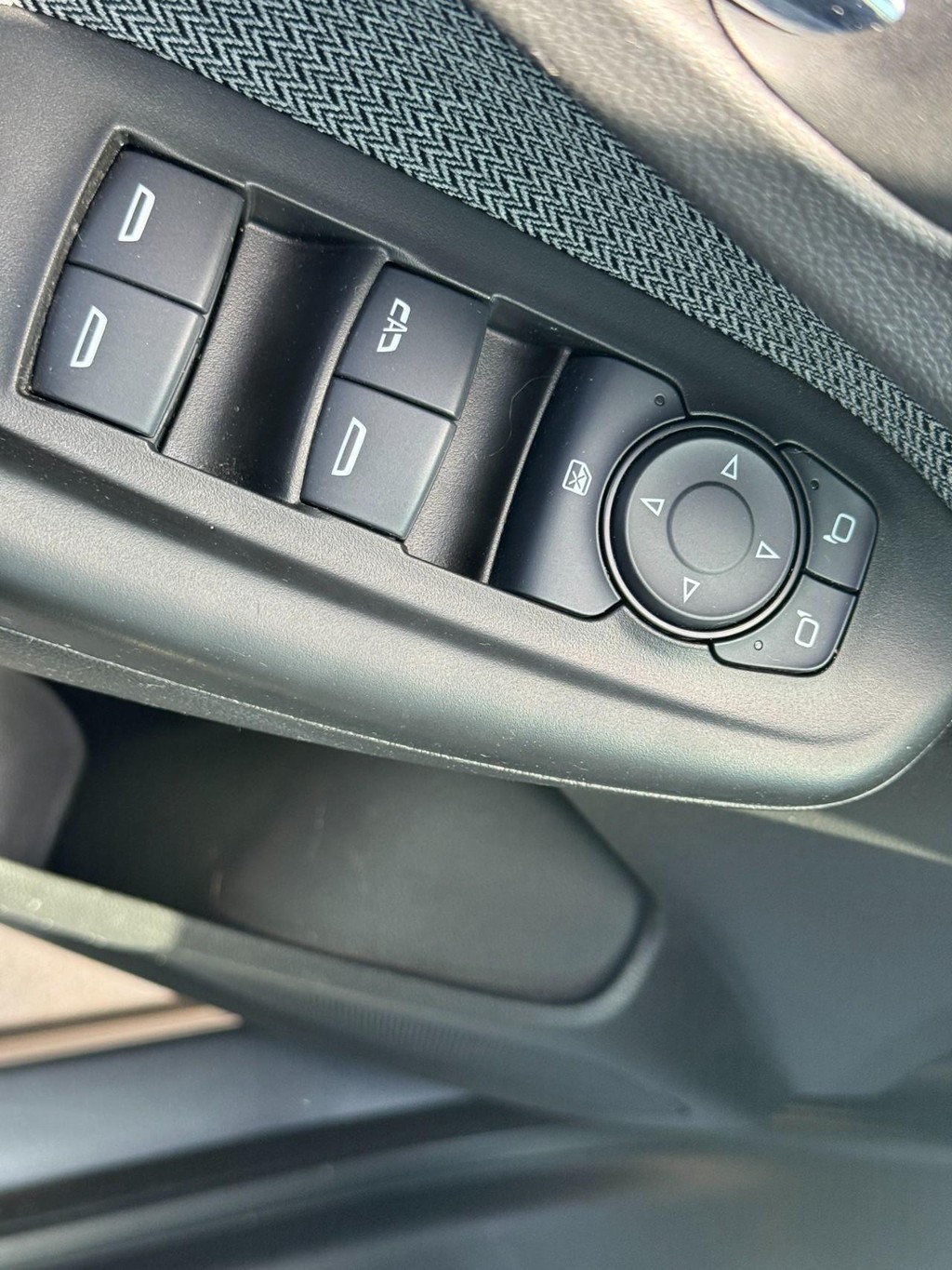 Chevrolet TrailBlazer Vehicle Image 15