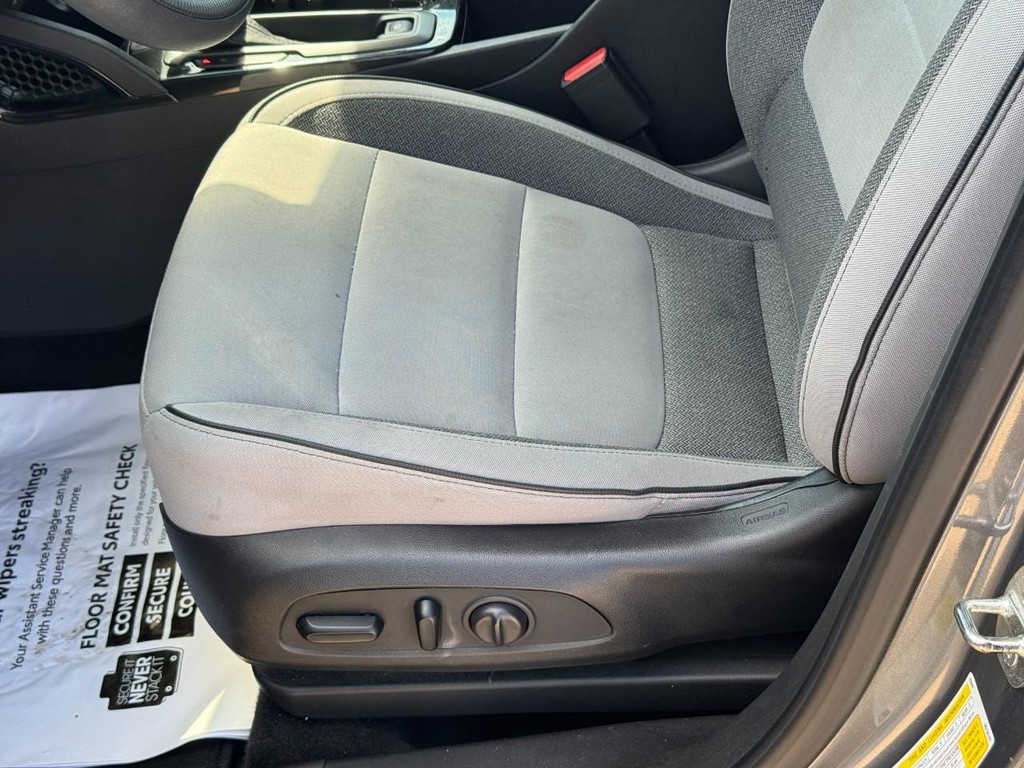 Chevrolet TrailBlazer Vehicle Image 16