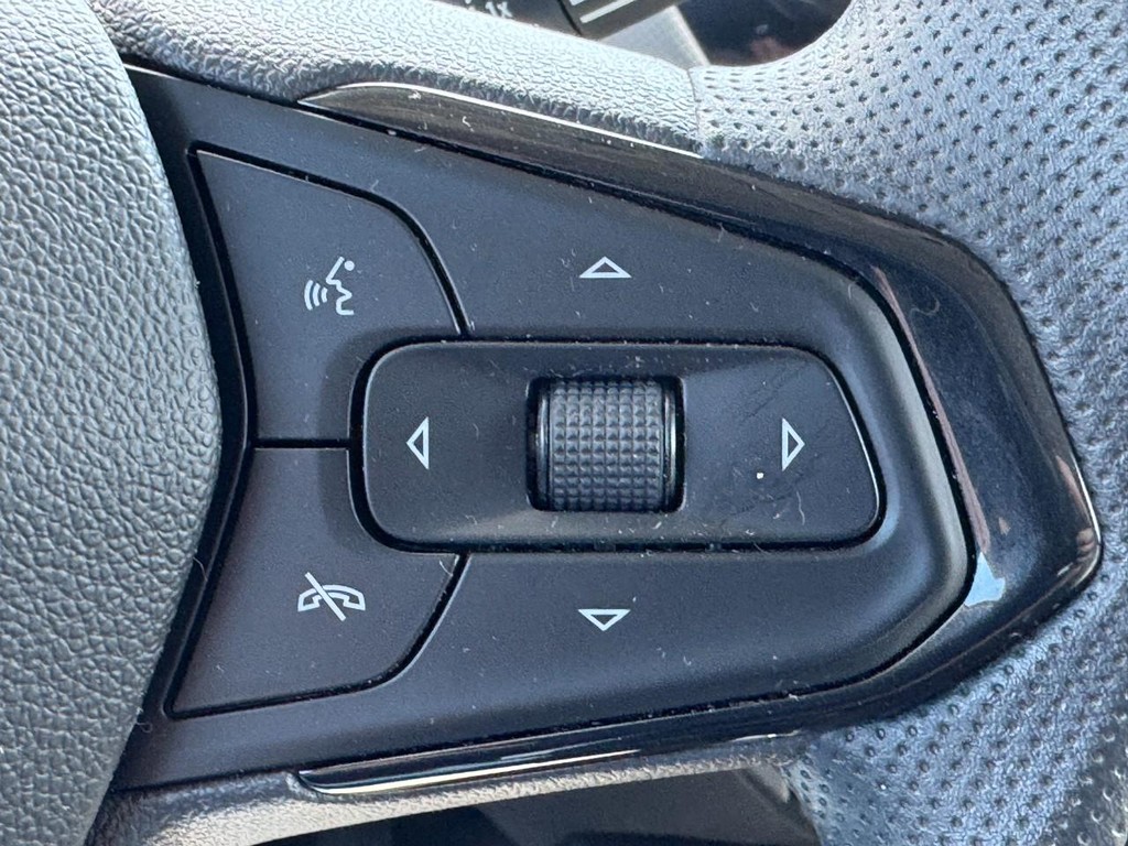 Chevrolet TrailBlazer Vehicle Image 18