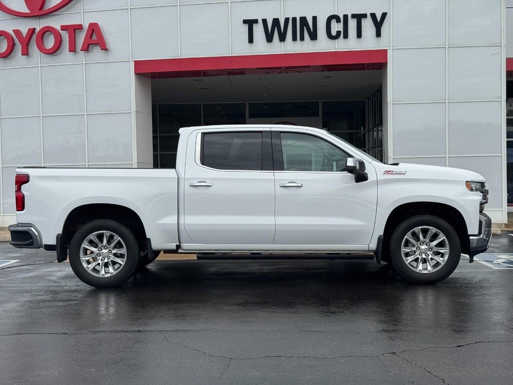 Chevrolet Silverado 1500 Vehicle Image 2