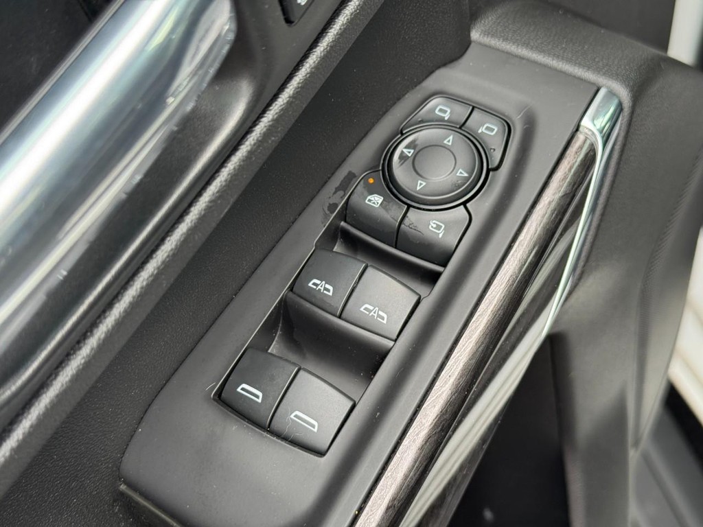 Chevrolet Silverado 1500 Vehicle Image 16