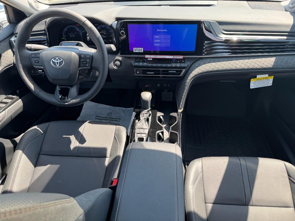 Toyota Camry Vehicle Image 7
