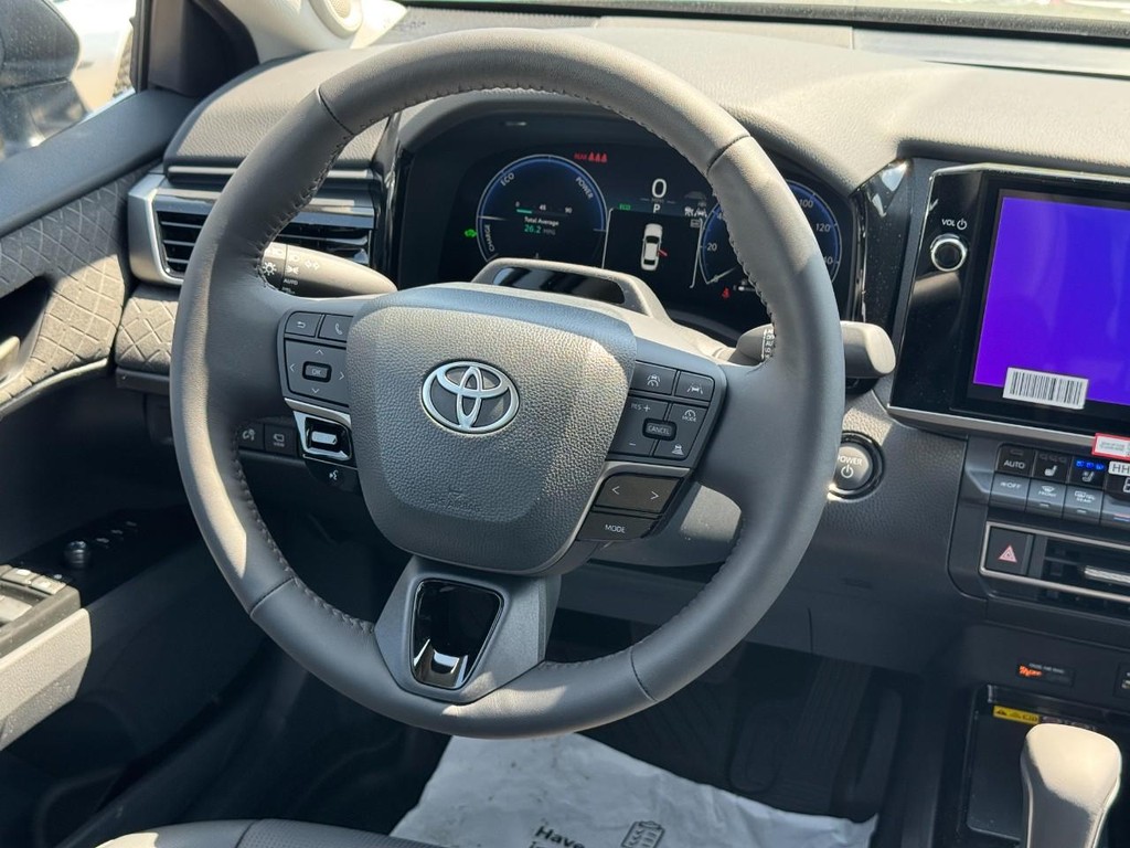 Toyota Camry Vehicle Image 8
