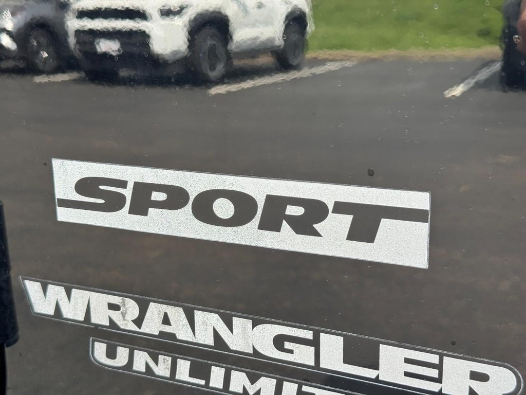 Jeep Wrangler Unlimited Vehicle Image 10