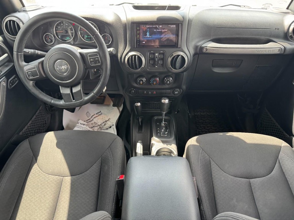 Jeep Wrangler Unlimited Vehicle Image 12