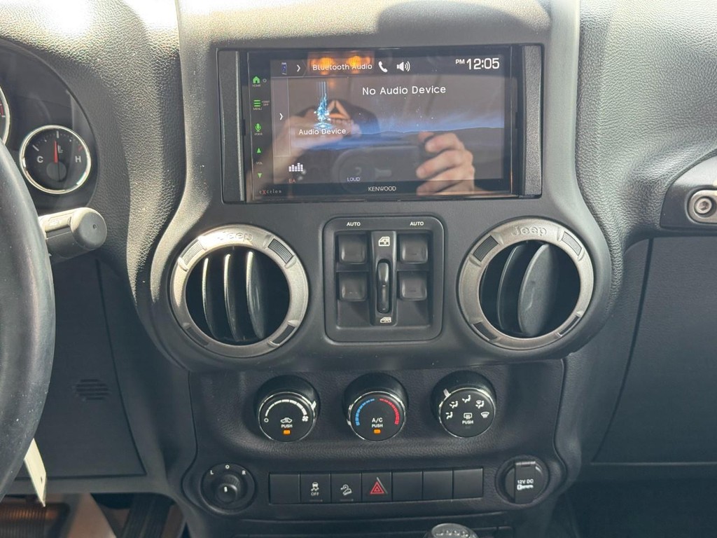 Jeep Wrangler Unlimited Vehicle Image 14